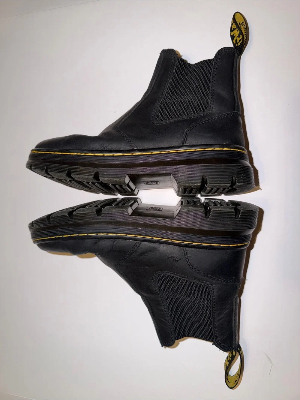 Dr. Martens Black Leather Chelsea Ankle Boots Pull-On Round Toe Men’s 7 UK6 EU39